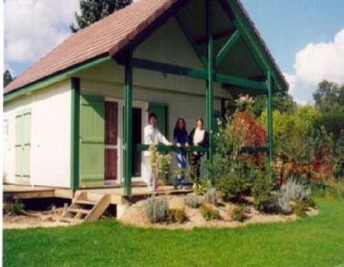 www.village-chalets.com