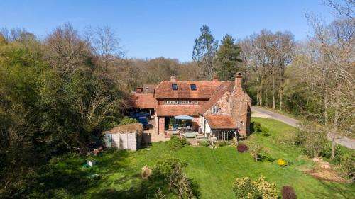 www.walnuttreecottage.uk