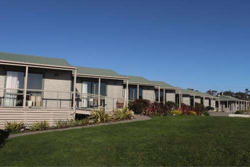 www.omausettlerslodge.com