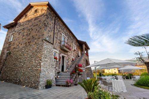 www.tenutamirandaagriresort.it