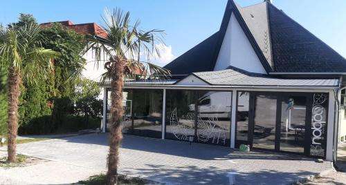 www.zoldhazhotel.hu