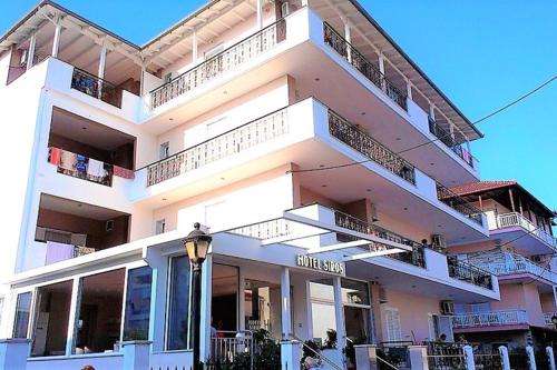 www.siros-hotel.gr
