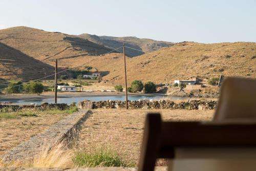 www.themoniessuites.gr