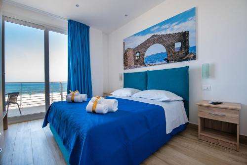 www.whiteapartmentsandspa.com