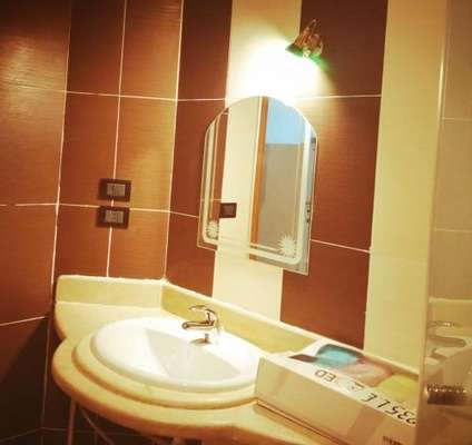 www.royalbeach-hurghada.com