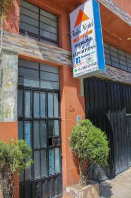 www.aventura-hostel.com