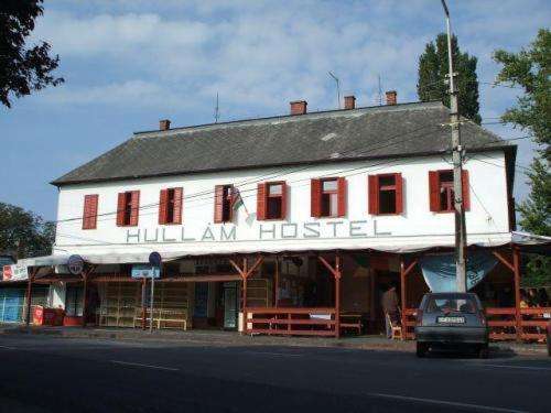 www.balatonhostel.hu