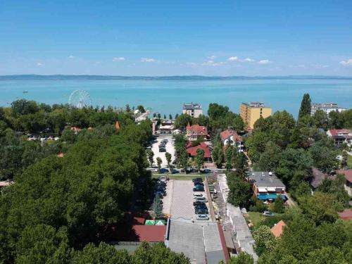 www.balaton-panzio.hu