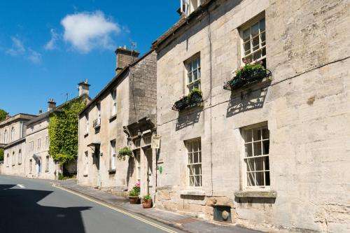www.st-annes-painswick.co.uk