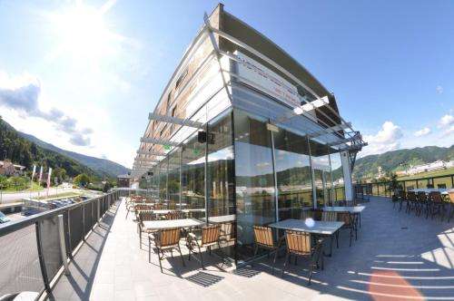 www.hotel-veter.si