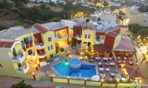 www.ariadnipalaceapartments.com
