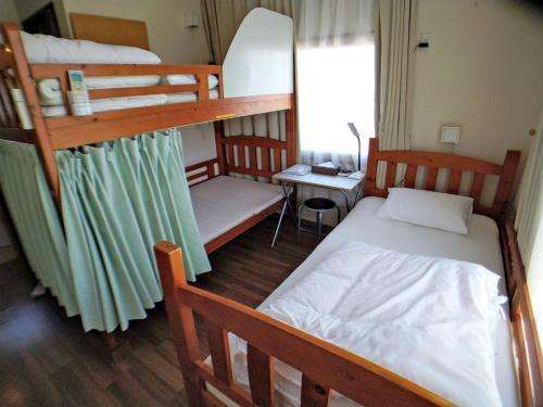 www.hiroshimasaijo-youthhostel.jp
