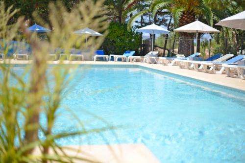 www.residence-les-pins.com