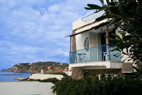 www.larotondasulmare.com