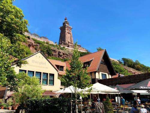www.burghof-kyffhaeuser.de