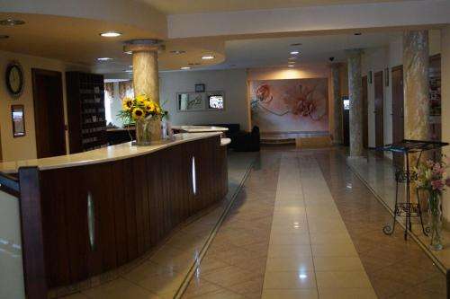 www.hoteltrojak.pl