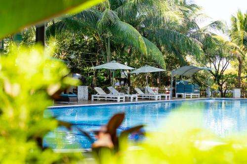 www.phuvanresort.com.vn