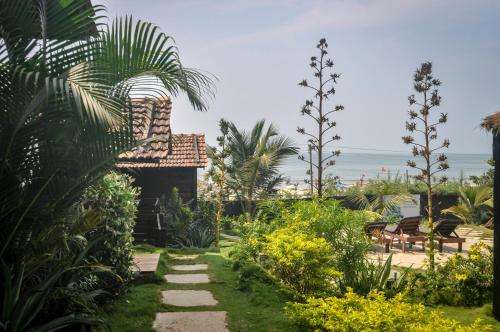 www.lotussutragoa.com
