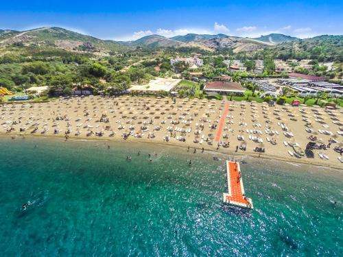 www.hanedanbeachhotel.com