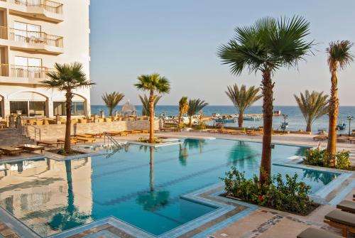 www.royalstarbeachresort.net