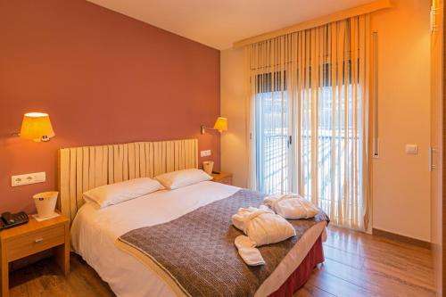 www.hoteltrainera.com