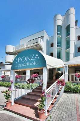 www.aparthotelponza.com
