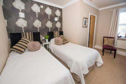 www.bluebellweaverthorpe.com