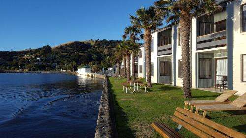 www.akaroawaterfront.co.nz