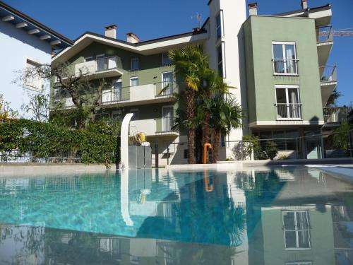 www.residenceparadiseriva.com
