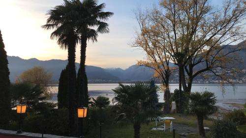 www.ristorantepensionelariva.ch