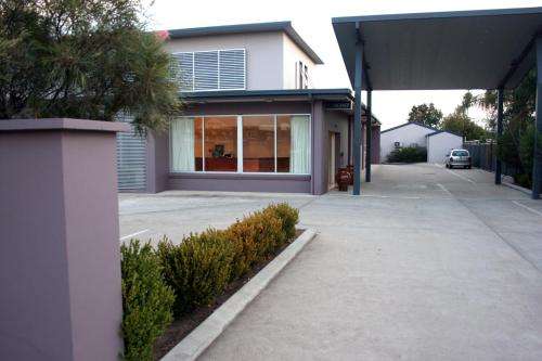 www.mackellarmotel.com.au