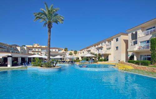 www.hotelislacabrera.com