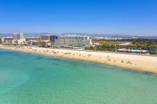 www.aparthotelfontanellas.com