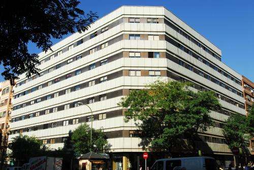 www.apartamentosgoya75.com