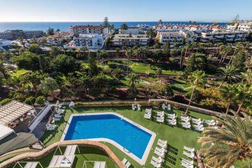 www.hotelnewfolias.com