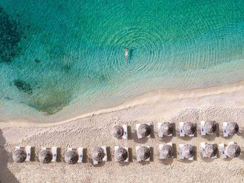 www.mykonosblu.com