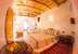 Hotel Babylon Dades