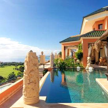 Royal Garden Villas, Luxury Hotel