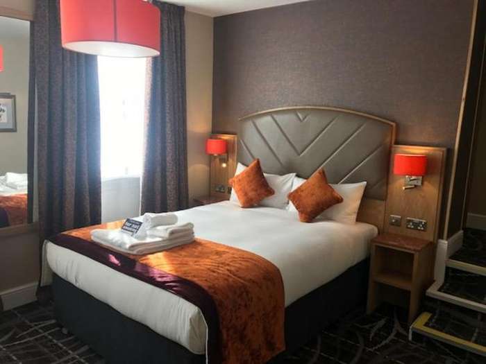 www.crownhotelbiggleswade.co.uk