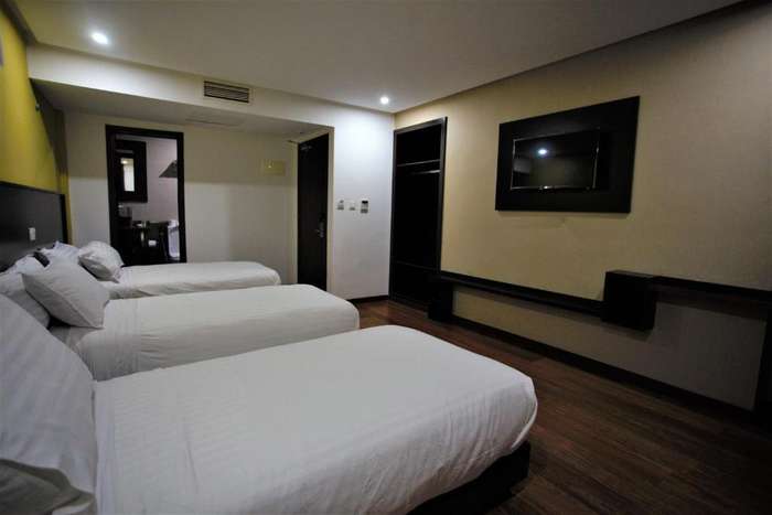 www.hotel-nagjir.com