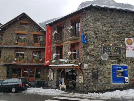 www.hotelcomapedrosa.es