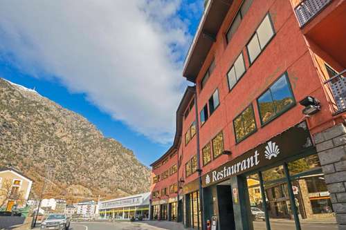 www.hotelgardenandorra.com