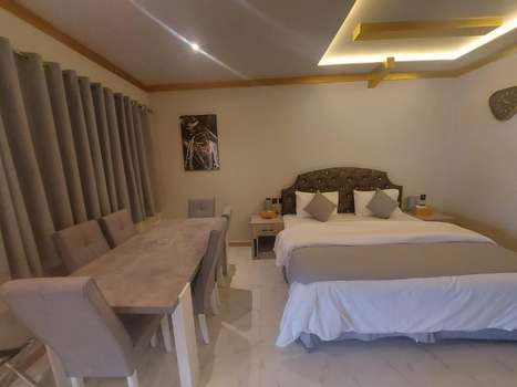 www.darayshhotel.com