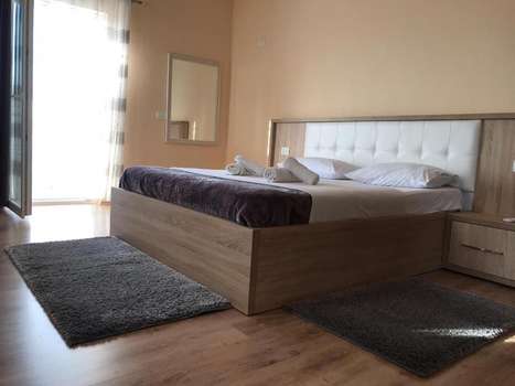 www.hotelfloga.com