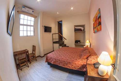 www.hotelreina.com.ar