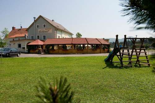 www.hotel-fischerwirt.com