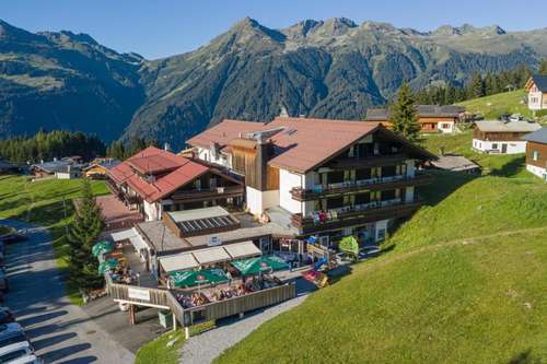 www.alpenhotel-garfrescha.com