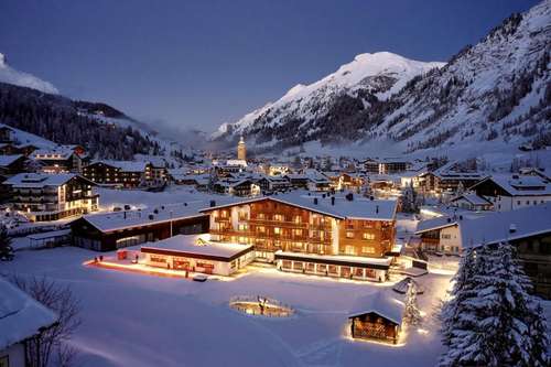 www.hotel-auriga.com