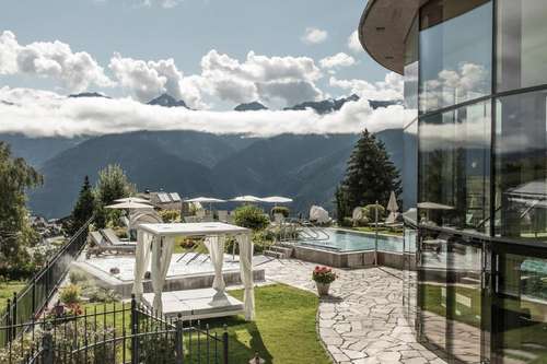 www.schlosshotel-fiss.com