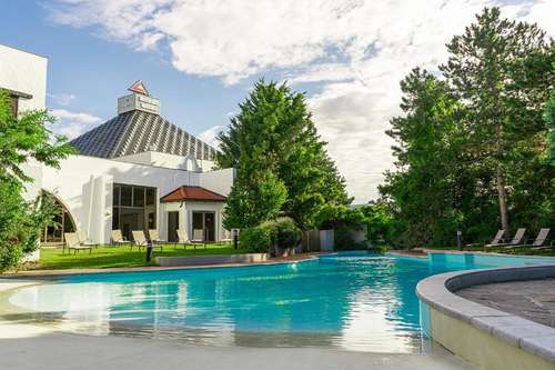 www.eventhotel-pyramide.com